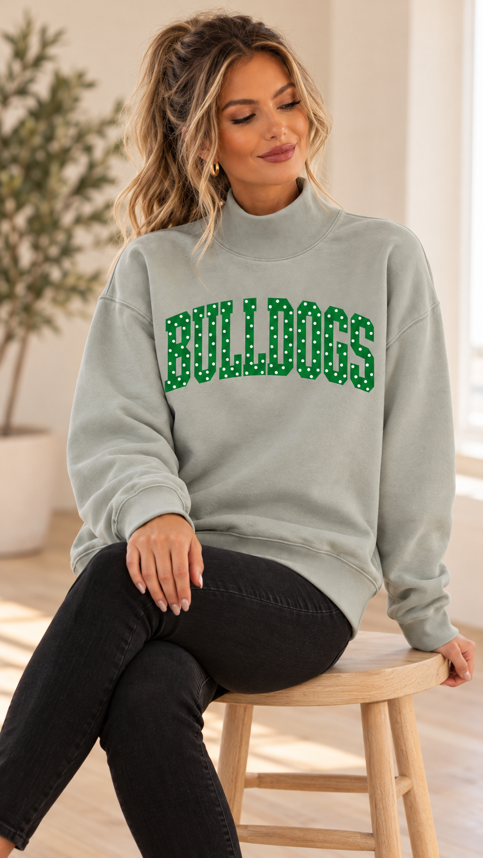 Polka Dots Bulldogs Graphic Print Mock Neck Sweatshirt
